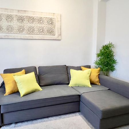 Cozy Apartment In Valencia! Wi-Fi ! Bagian luar foto