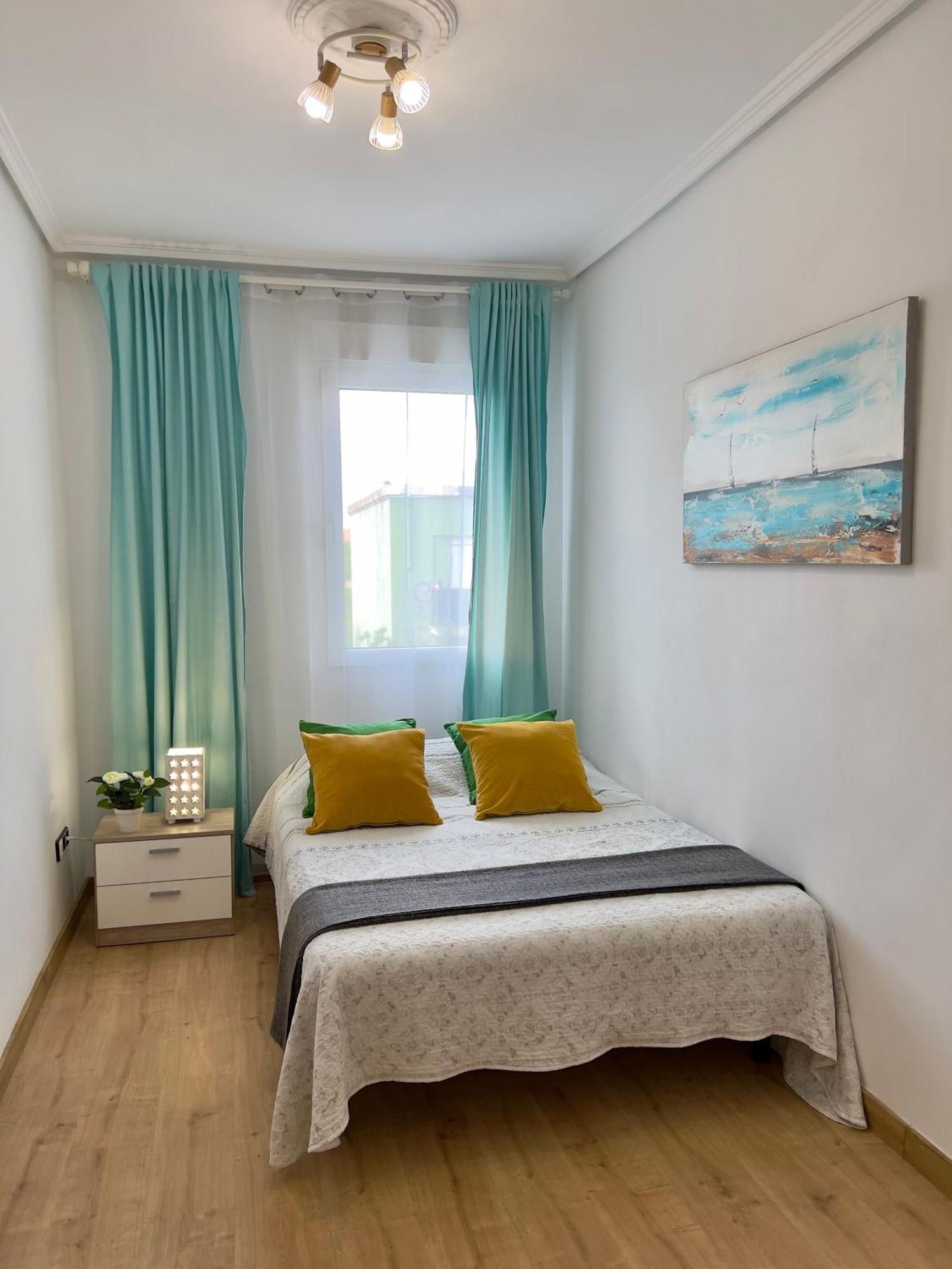 Cozy Apartment In Valencia! Wi-Fi ! Bagian luar foto