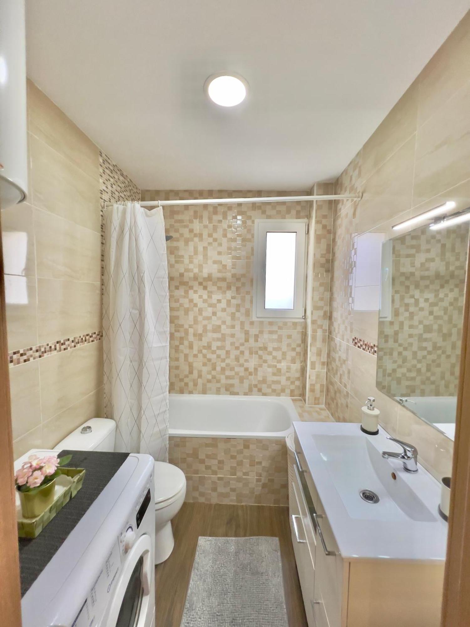 Cozy Apartment In Valencia! Wi-Fi ! Bagian luar foto