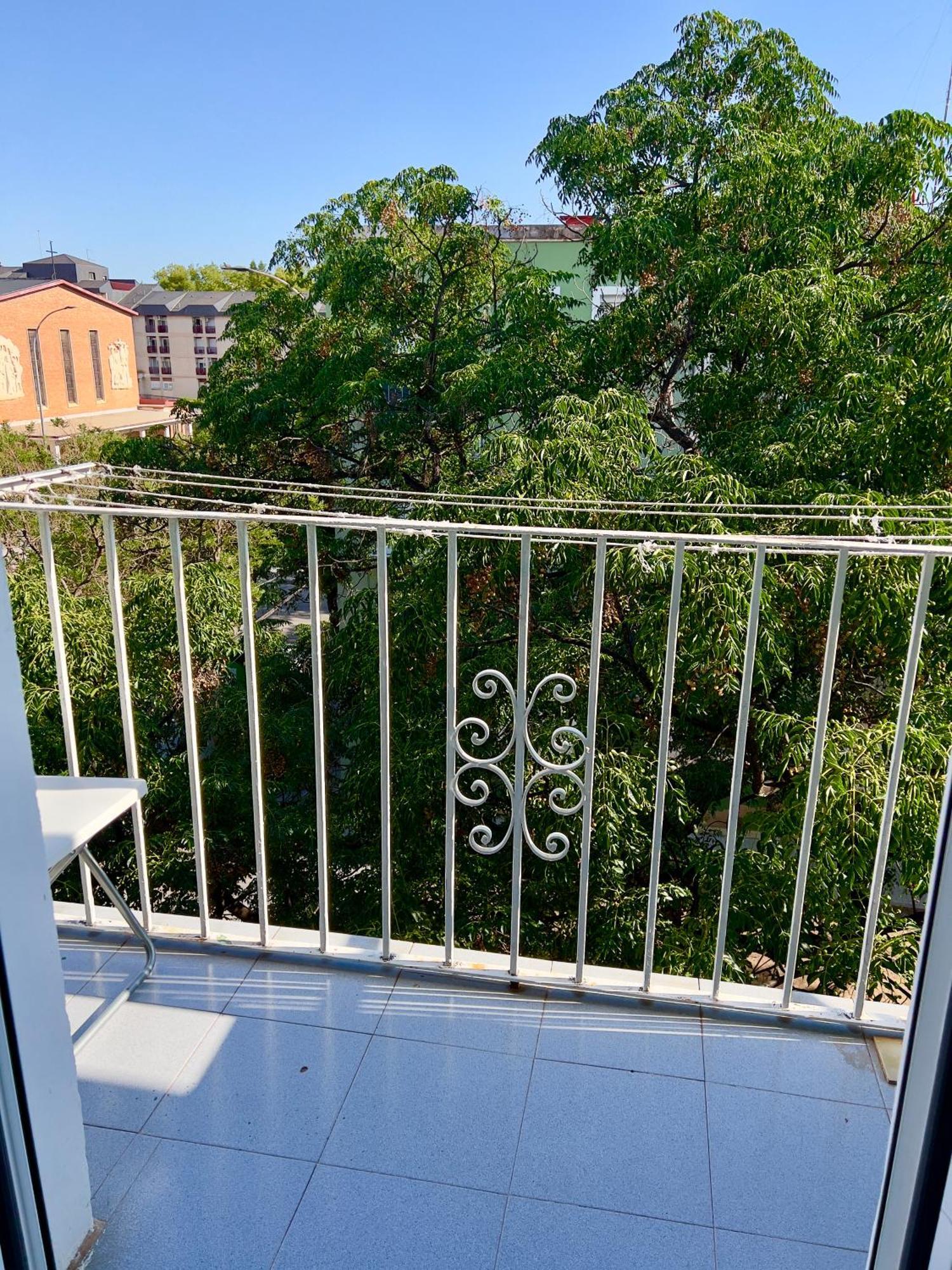 Cozy Apartment In Valencia! Wi-Fi ! Bagian luar foto