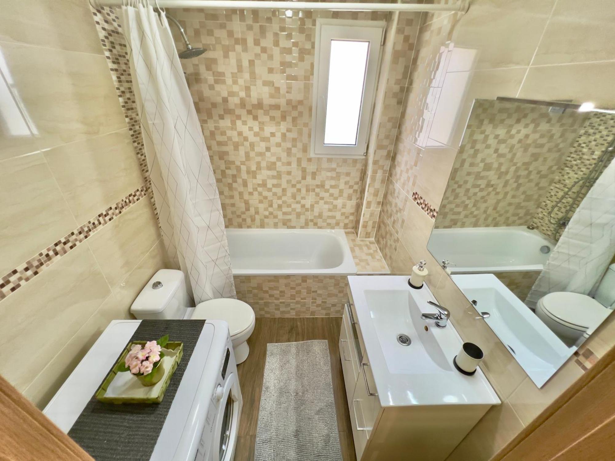 Cozy Apartment In Valencia! Wi-Fi ! Bagian luar foto