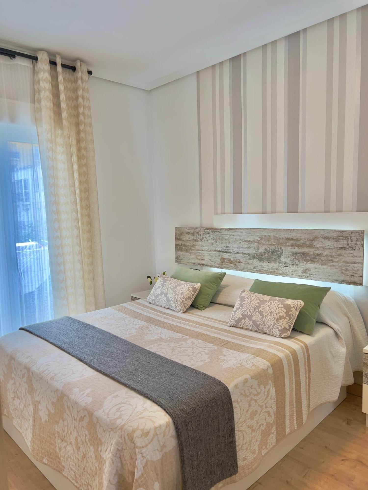 Cozy Apartment In Valencia! Wi-Fi ! Bagian luar foto