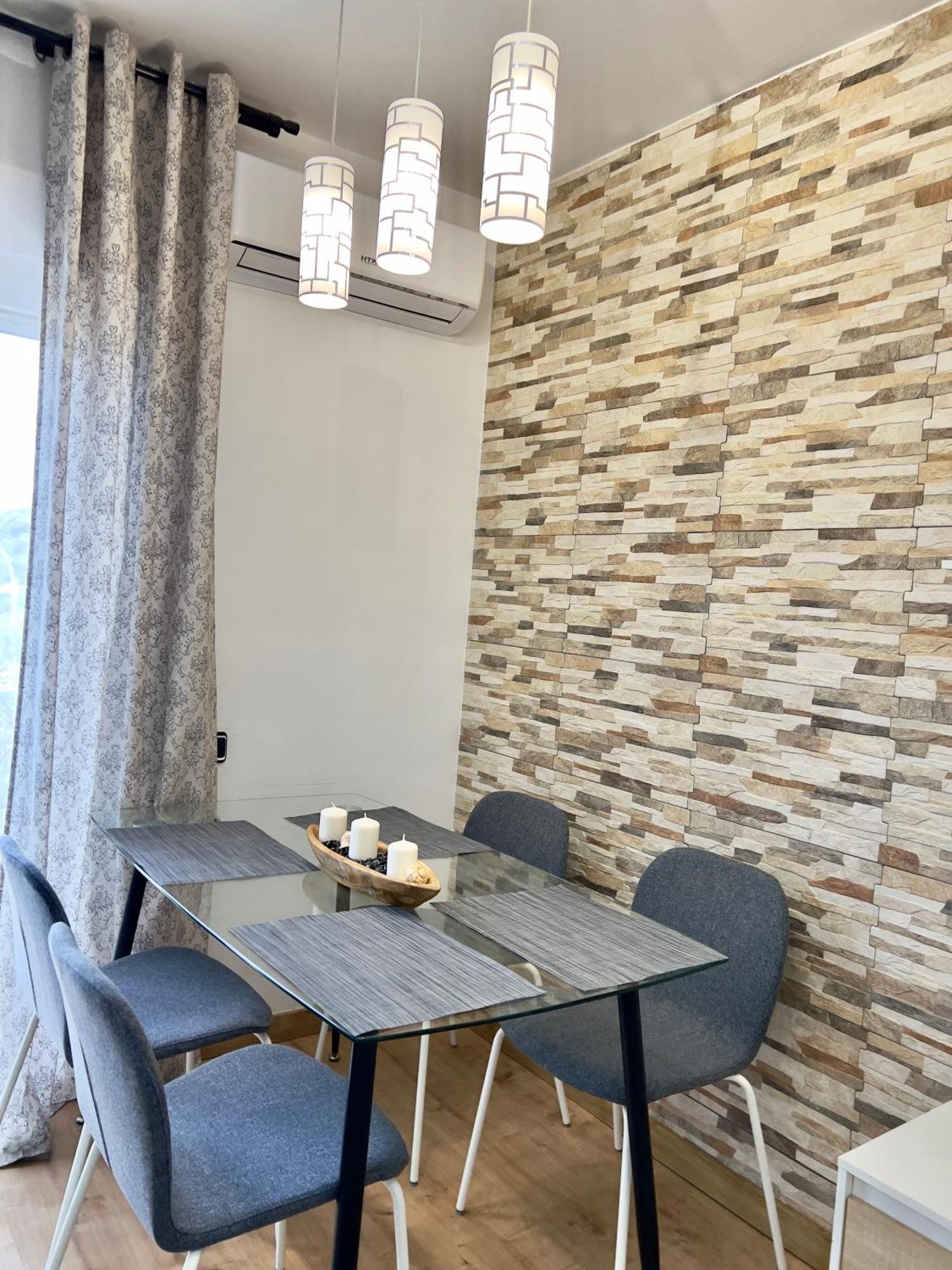 Cozy Apartment In Valencia! Wi-Fi ! Bagian luar foto