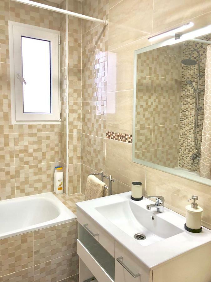 Cozy Apartment In Valencia! Wi-Fi ! Bagian luar foto