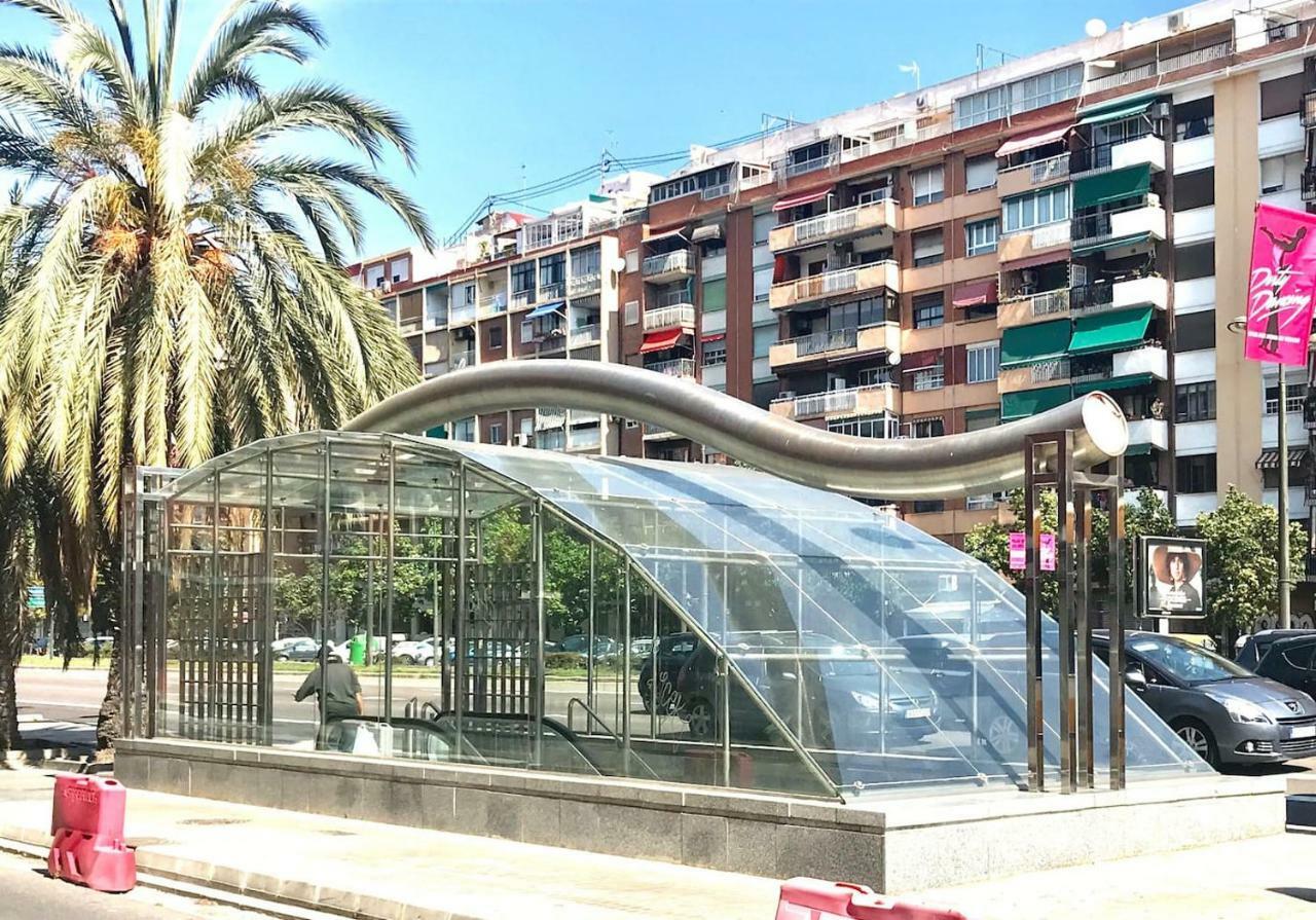 Cozy Apartment In Valencia! Wi-Fi ! Bagian luar foto